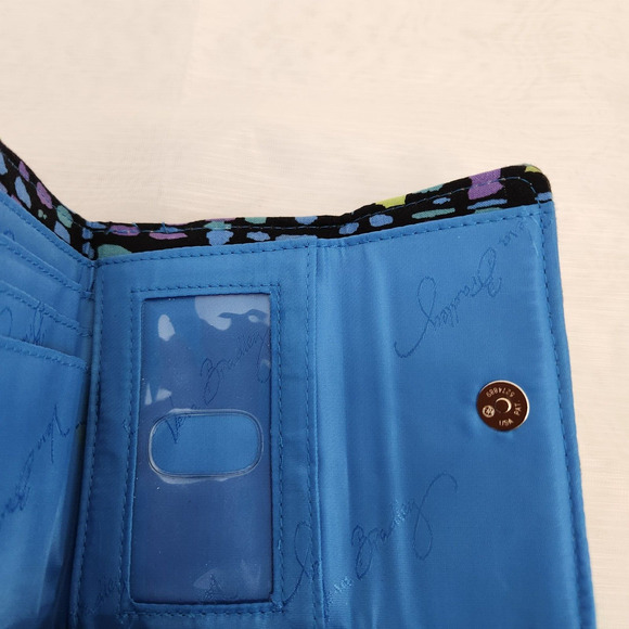 Vera Bradley Wallet Women's Mixed Lot 4 Items 2 Wristlets, 1 Wallet, 1 Memo Pad - Picture 16 of 16